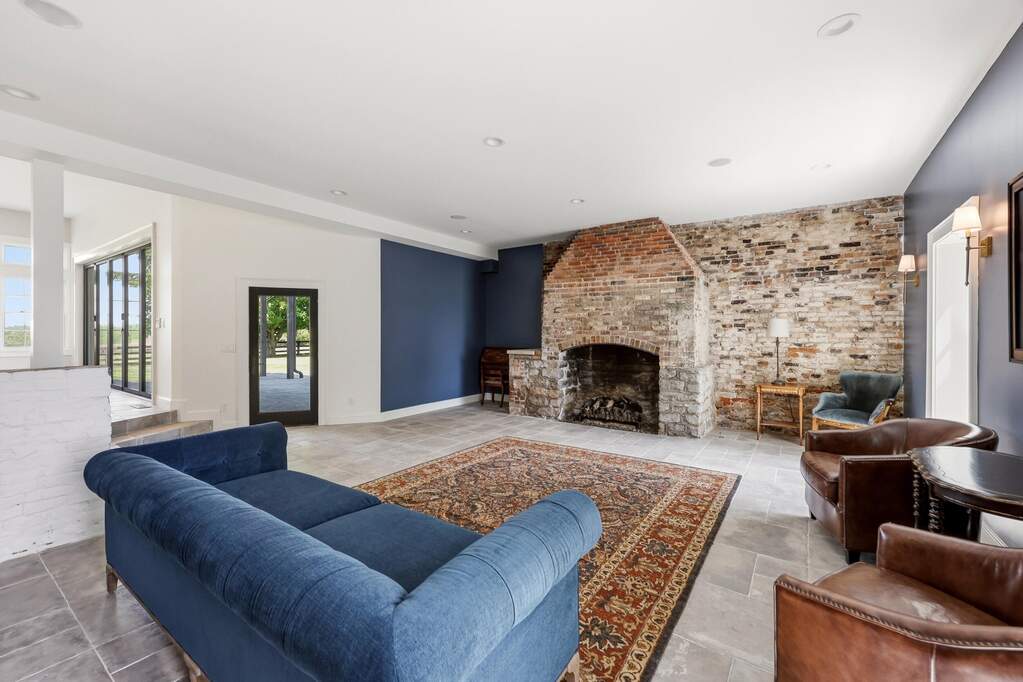 5 Bedroom Single Family Home/House's Image 17