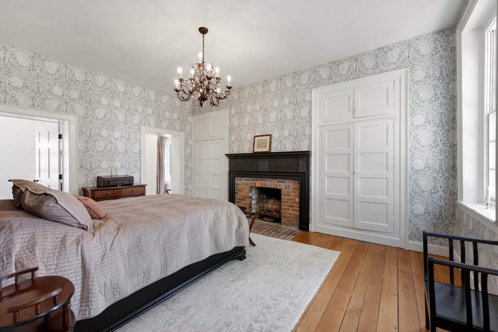 5 Bedroom Single Family Home/House's Image 22