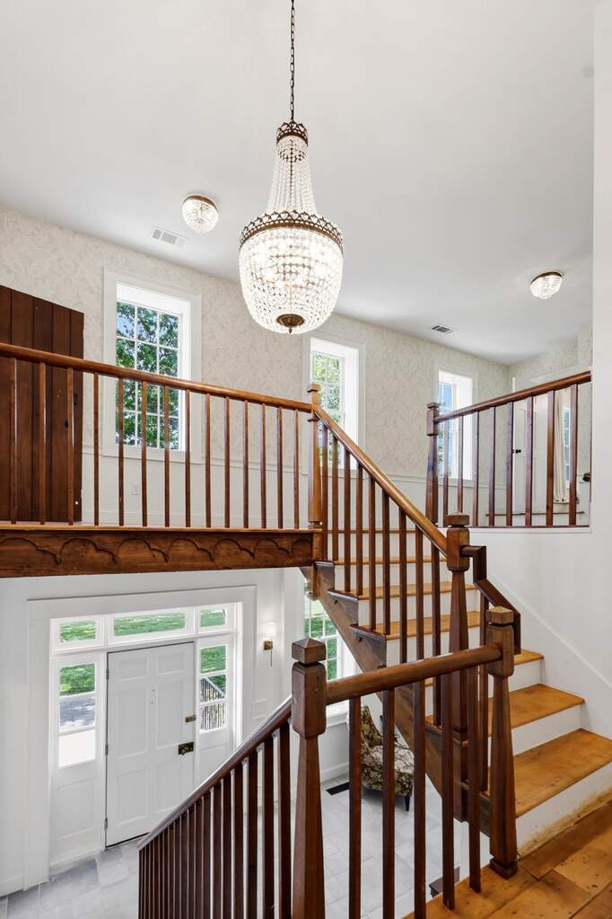 5 Bedroom Single Family Home/House's Image 27