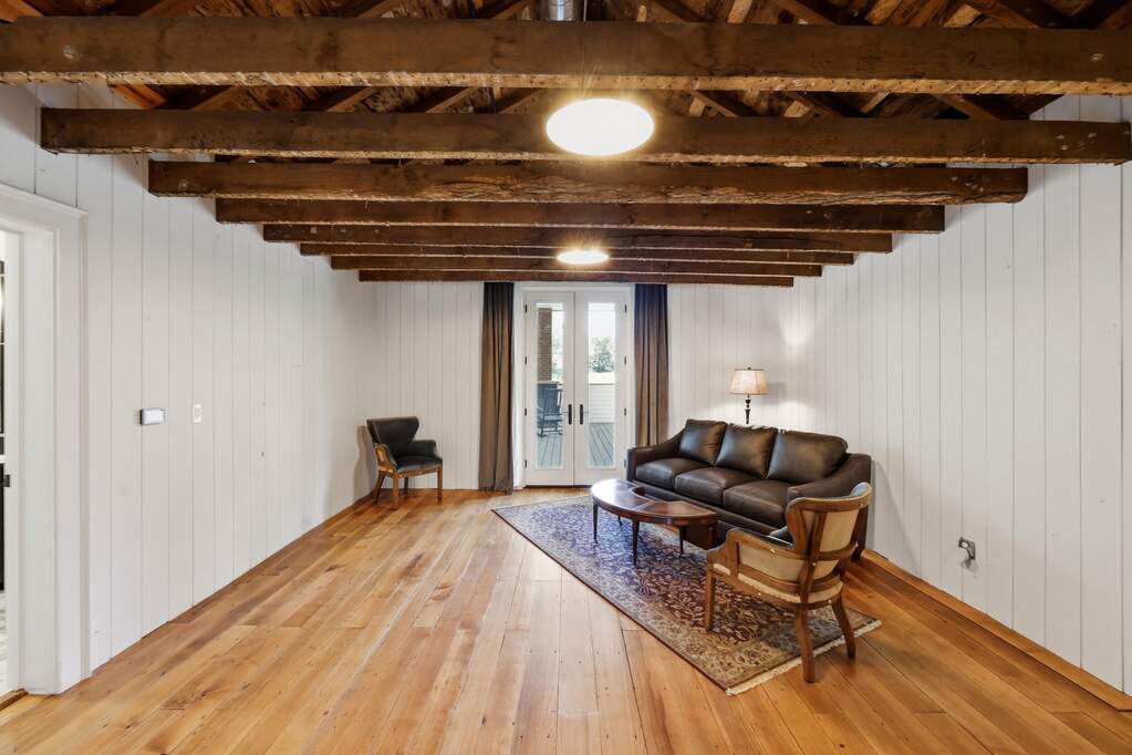 5 Bedroom Single Family Home/House's Image 35