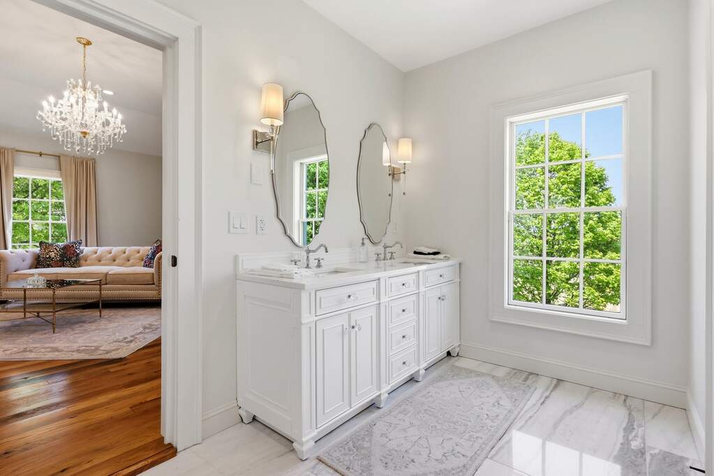 5 Bedroom Single Family Home/House's Image 44
