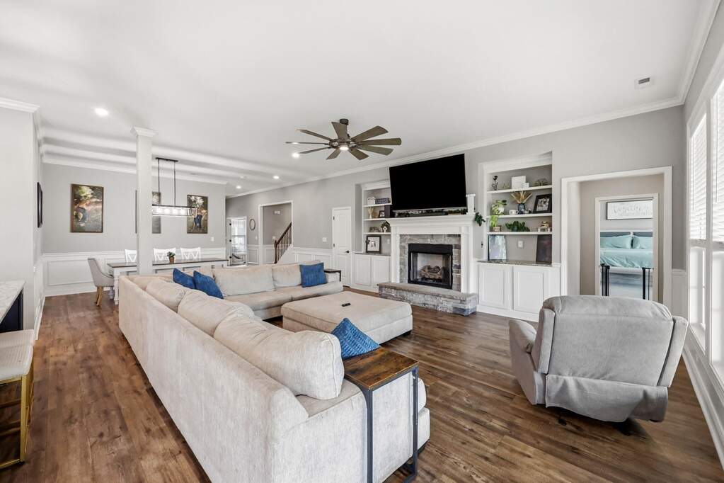 4 Bedroom Single Family Home/House's Image 8