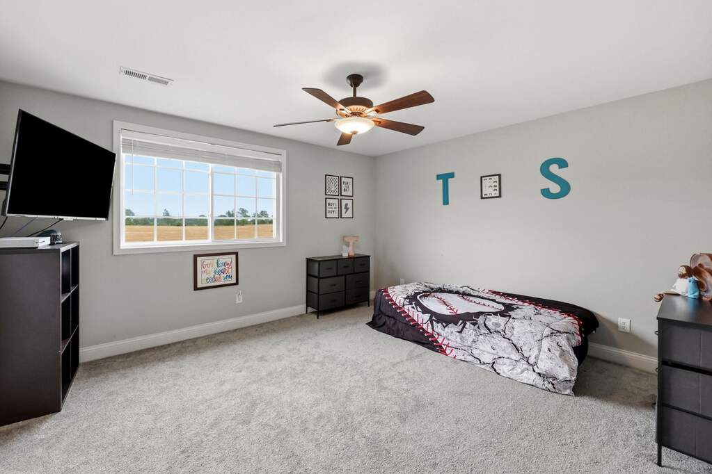 4 Bedroom Single Family Home/House's Image 34