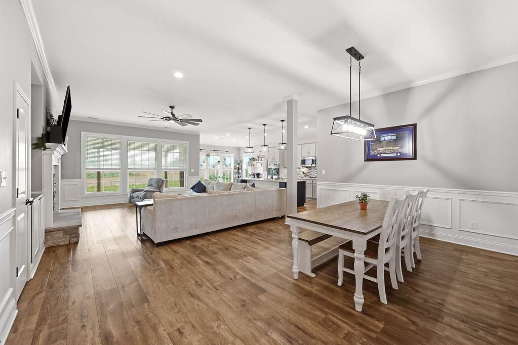 4 Bedroom Single Family Home/House's Image 3