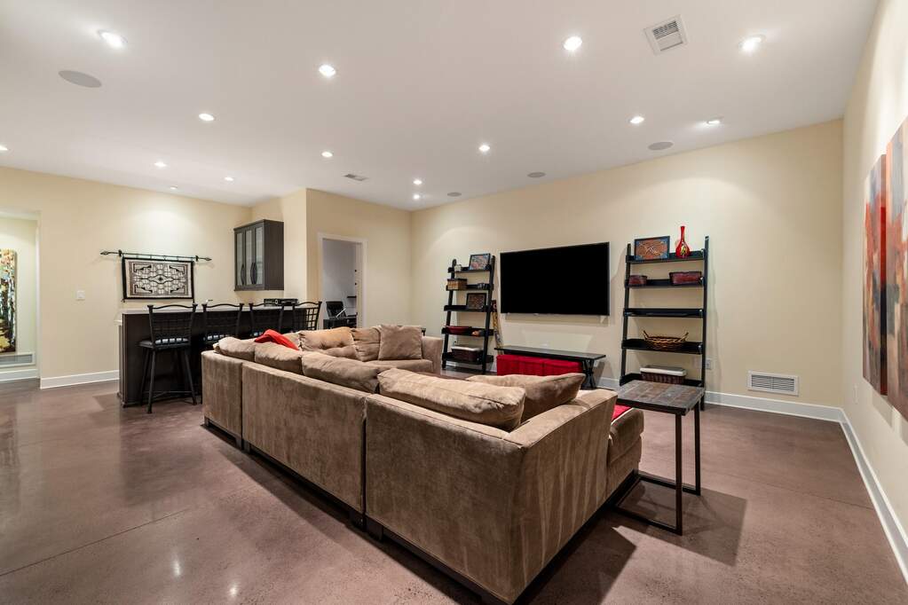 4 Bedroom Single Family Home/House's Image 27