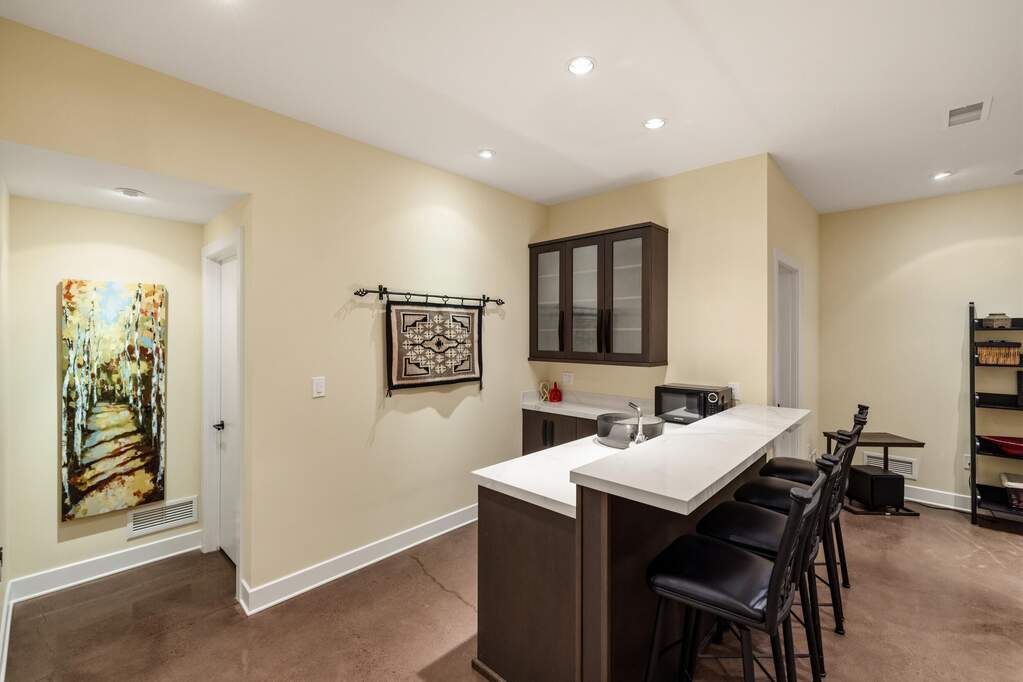 4 Bedroom Single Family Home/House's Image 30