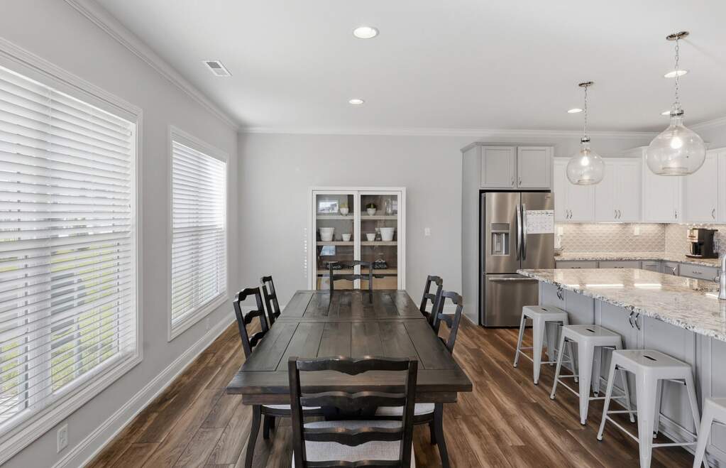 5 Bedroom Single Family Home/House's Image 9