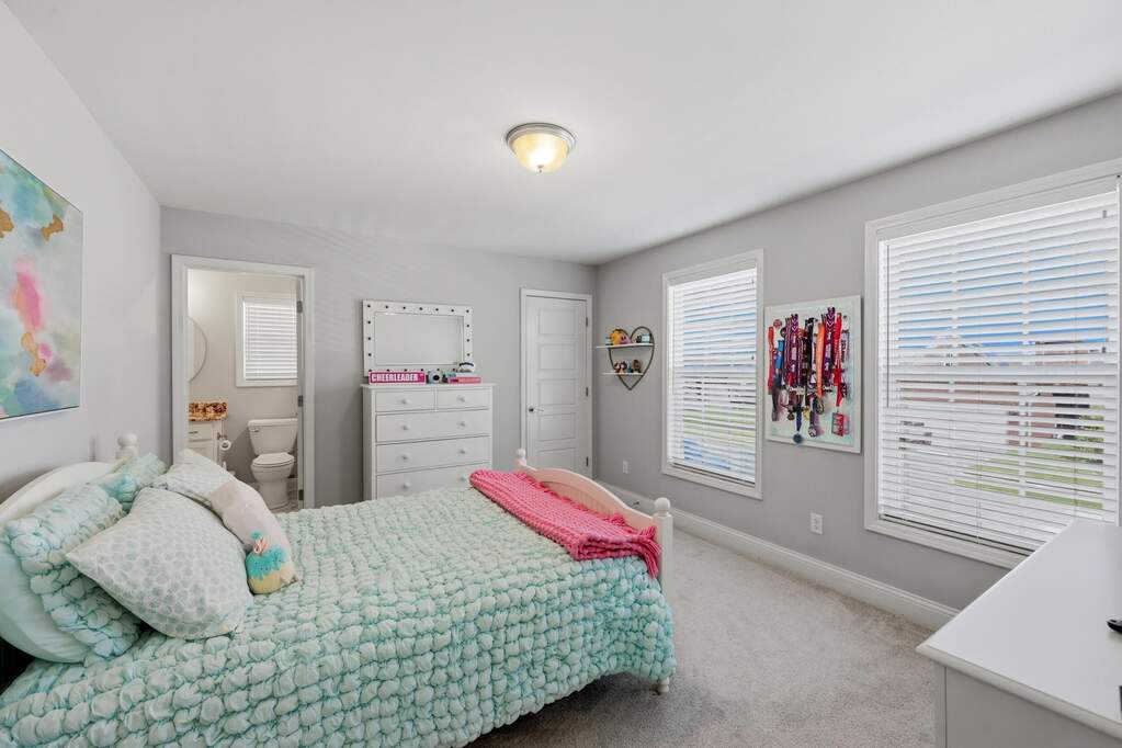 5 Bedroom Single Family Home/House's Image 20