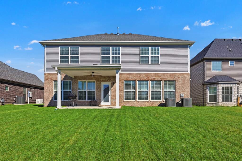 5 Bedroom Single Family Home/House's Image 38