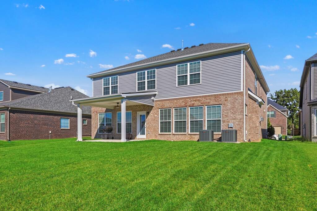 5 Bedroom Single Family Home/House's Image 39