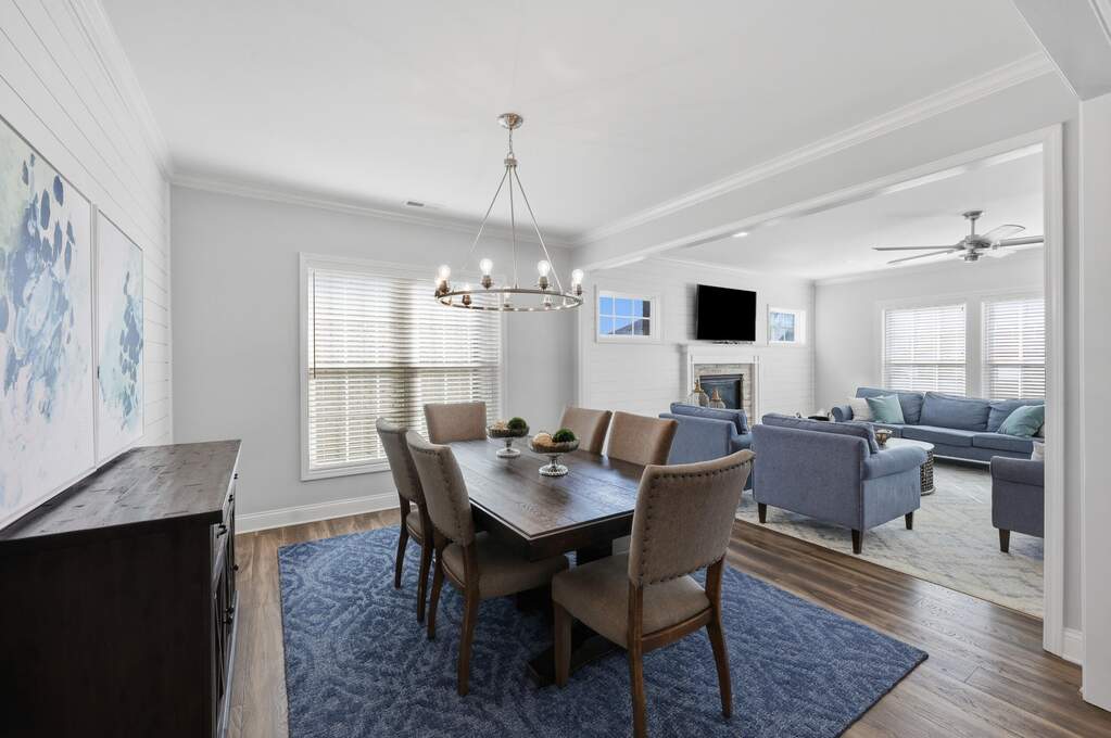 5 Bedroom Single Family Home/House's Image 4