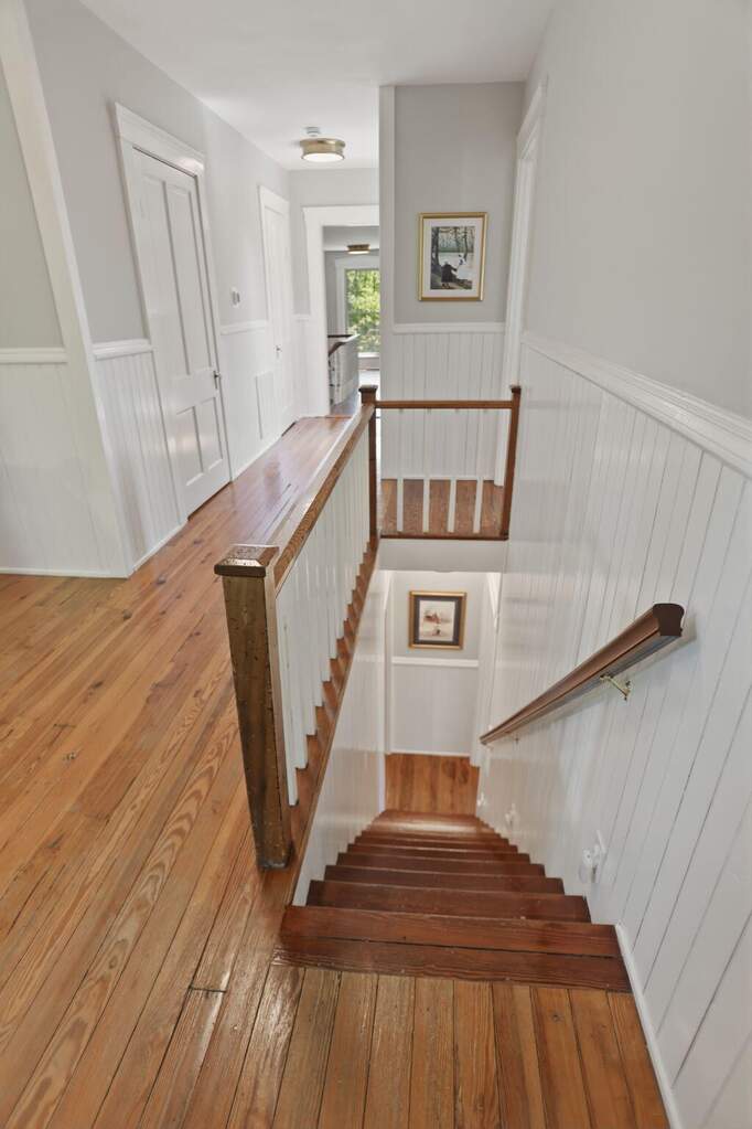 6 Bedroom Single Family Home/House's Image 21