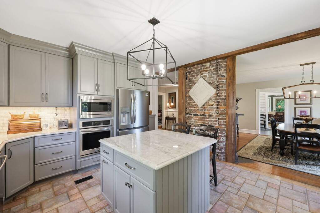 6 Bedroom Single Family Home/House's Image 40