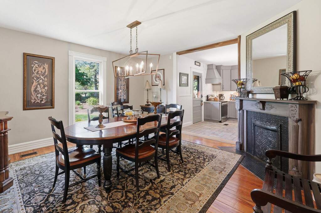6 Bedroom Single Family Home/House's Image 44