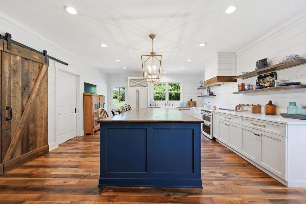 6 Bedroom Single Family Home/House's Image 68