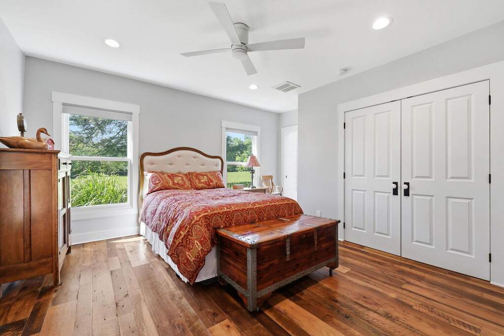 6 Bedroom Single Family Home/House's Image 82