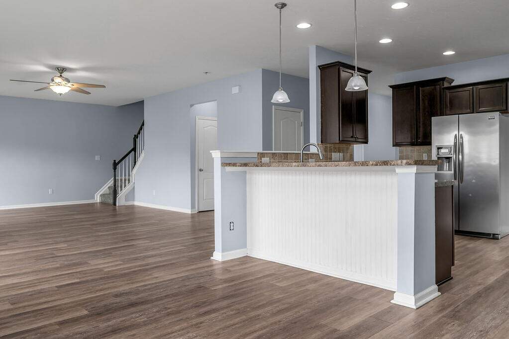 6 Bedroom Single Family Home/House's Image 8