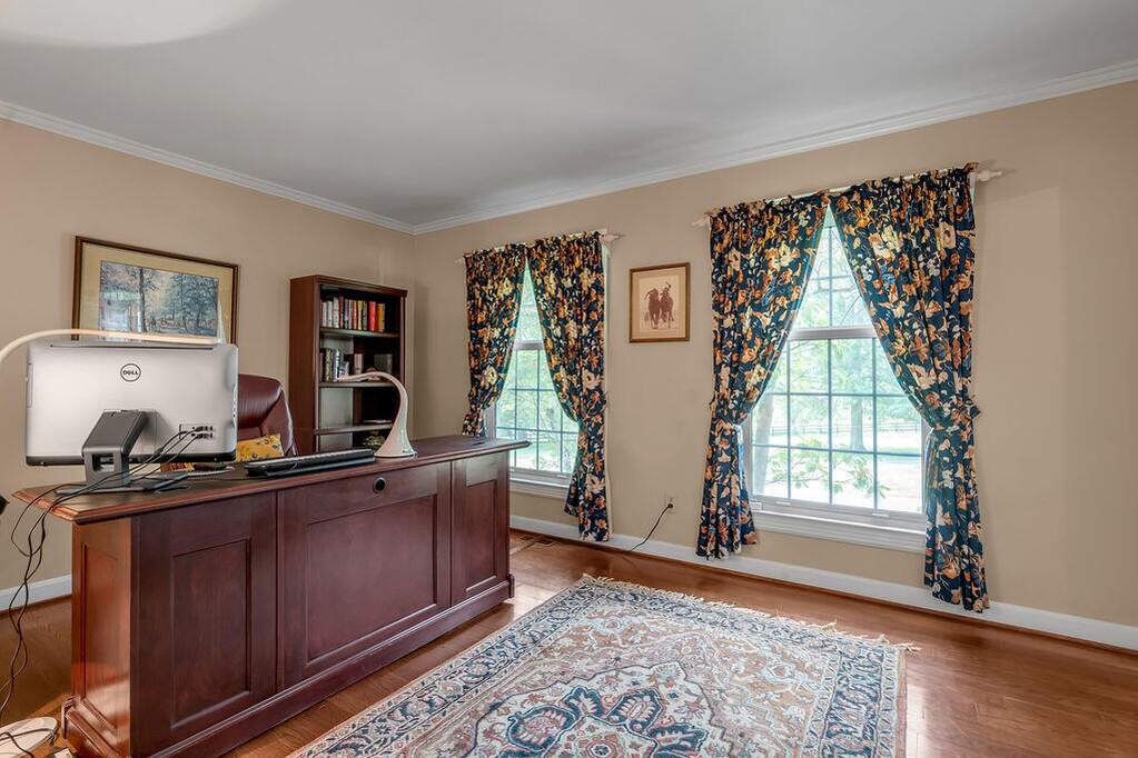 4 Bedroom Single Family Home/House's Image 4