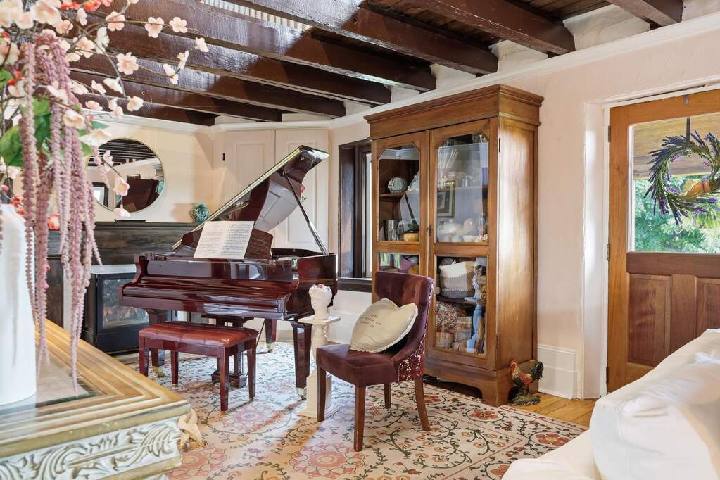 4 Bedroom Single Family Home/House's Image 21