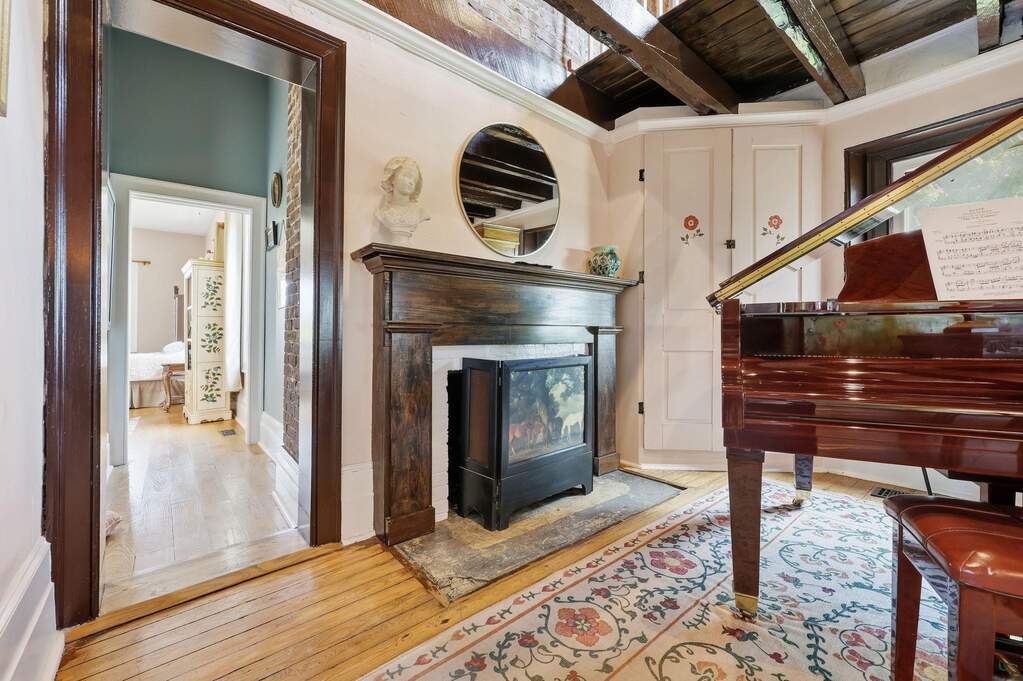 4 Bedroom Single Family Home/House's Image 22