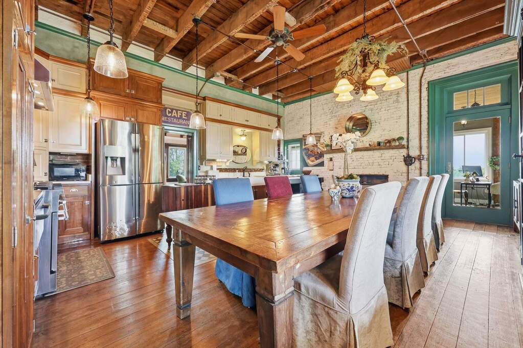4 Bedroom Single Family Home/House's Image 32