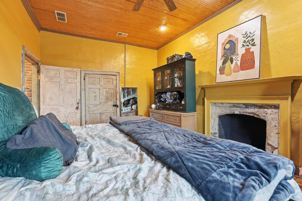 4 Bedroom Single Family Home/House's Image 48