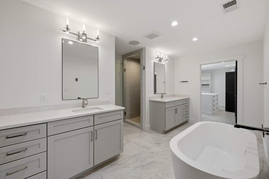 4 Bedroom Single Family Home/House's Image 38