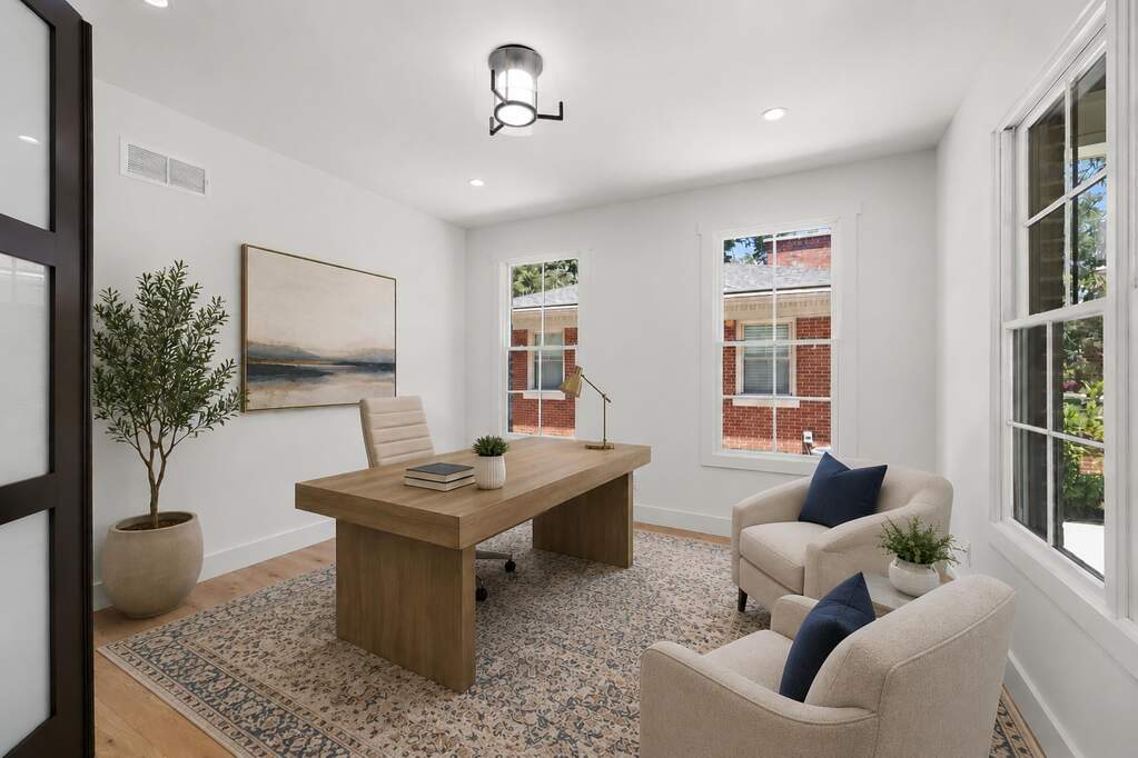 4 Bedroom Single Family Home/House's Image 3