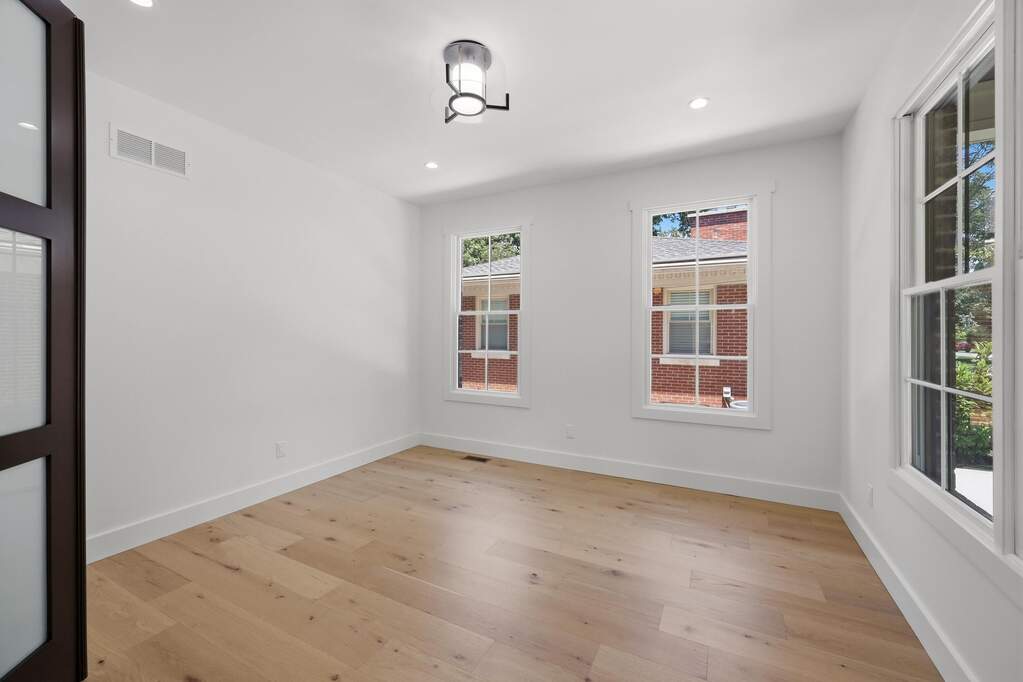 4 Bedroom Single Family Home/House's Image 4