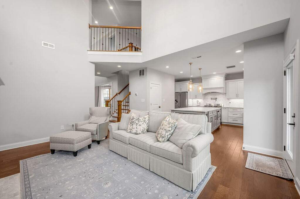 5 Bedroom Single Family Home/House's Image 7