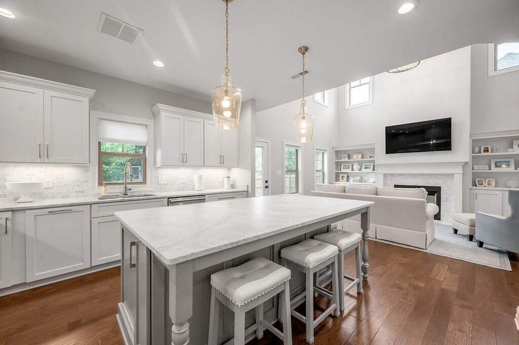 5 Bedroom Single Family Home/House's Image 9