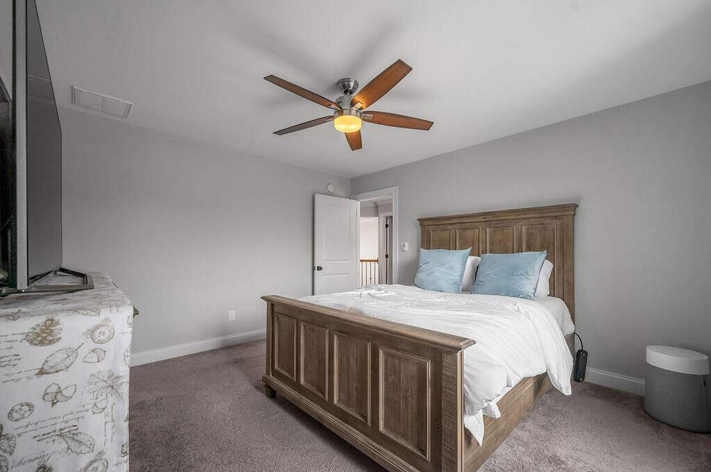 5 Bedroom Single Family Home/House's Image 30