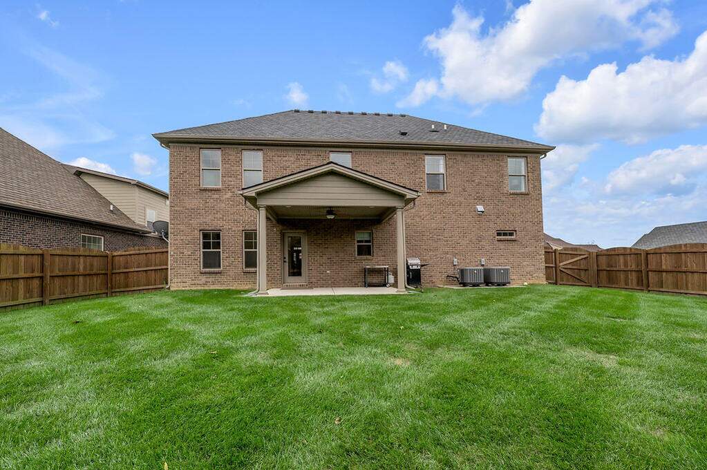 5 Bedroom Single Family Home/House's Image 33