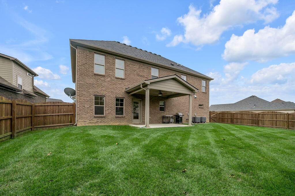 5 Bedroom Single Family Home/House's Image 34