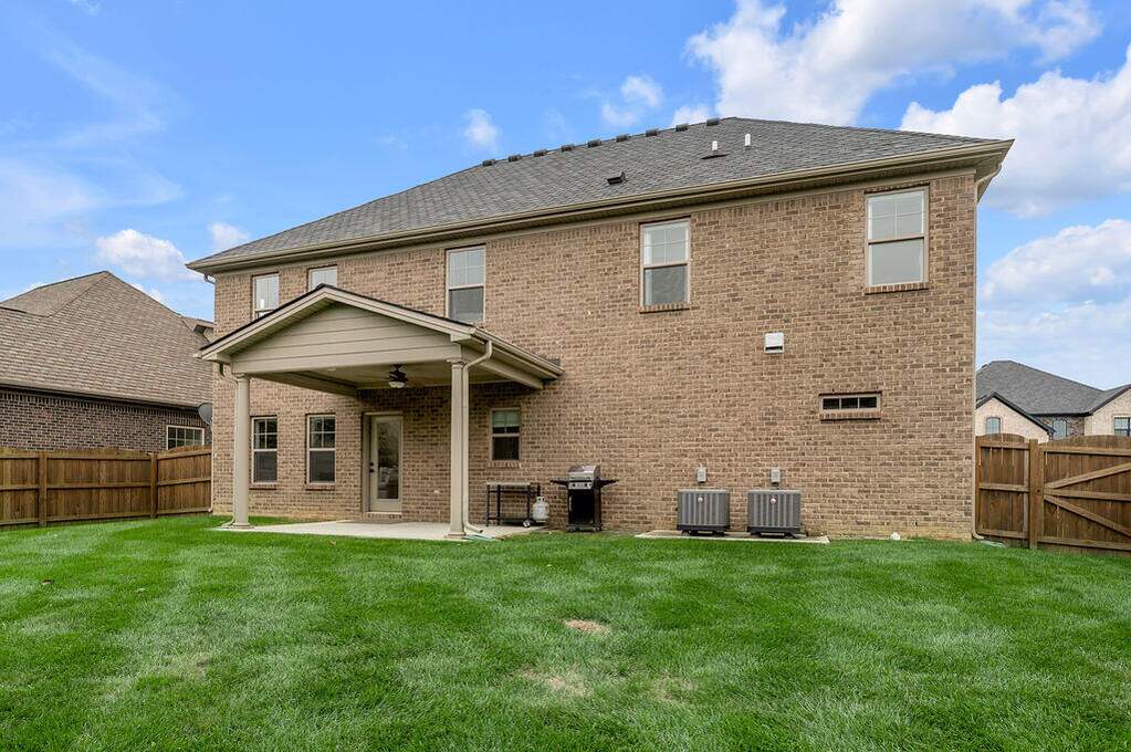 5 Bedroom Single Family Home/House's Image 35