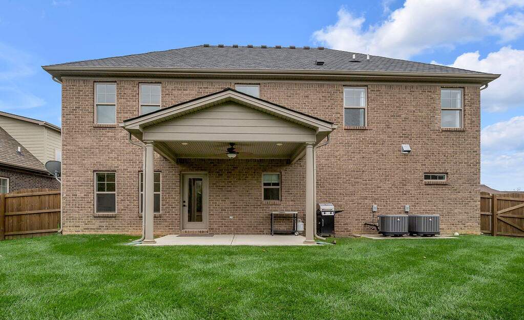 5 Bedroom Single Family Home/House's Image 36