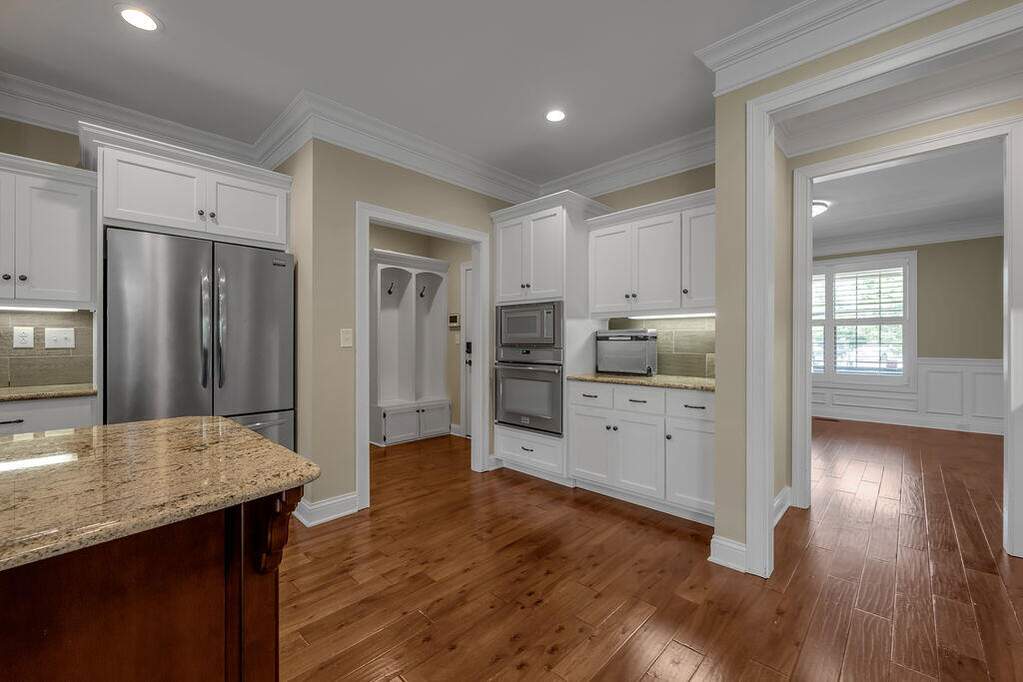 5 Bedroom Single Family Home/House's Image 9