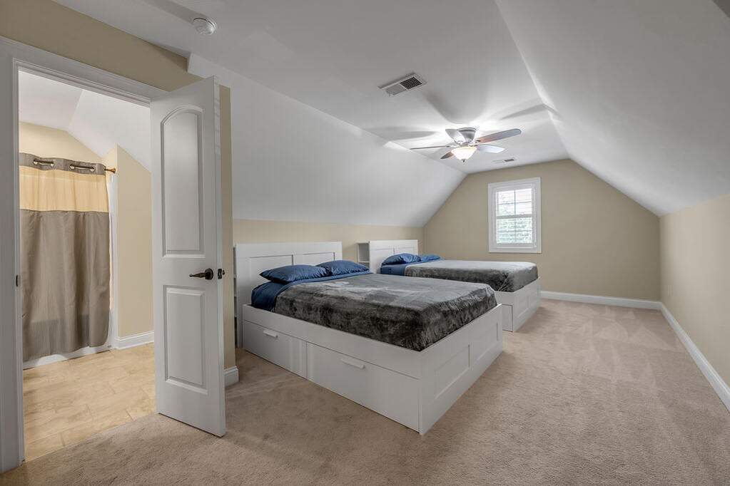 5 Bedroom Single Family Home/House's Image 27
