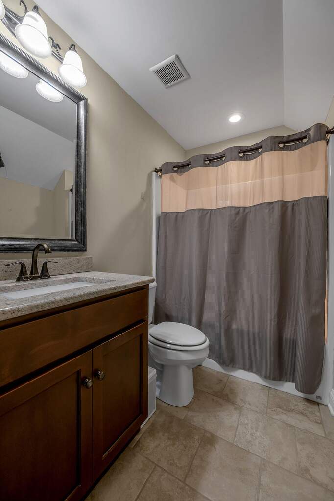 5 Bedroom Single Family Home/House's Image 29