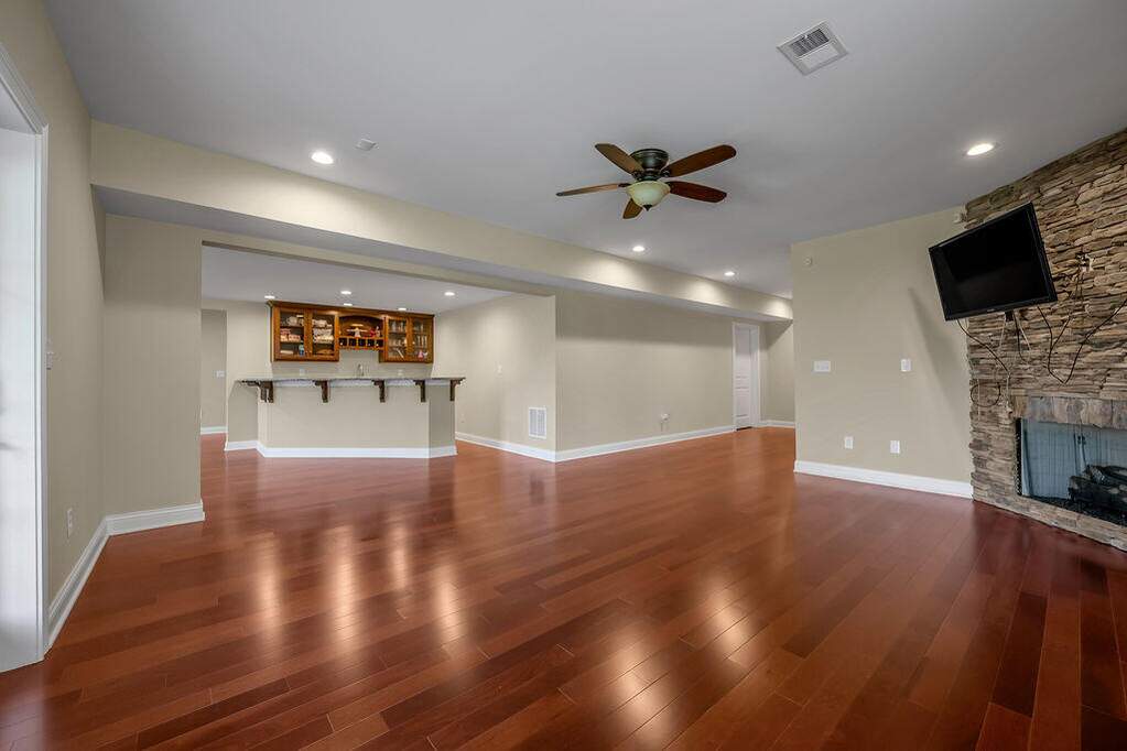 5 Bedroom Single Family Home/House's Image 33