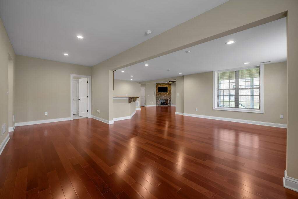 5 Bedroom Single Family Home/House's Image 35