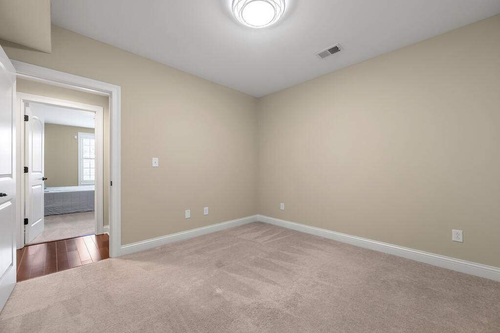 5 Bedroom Single Family Home/House's Image 39
