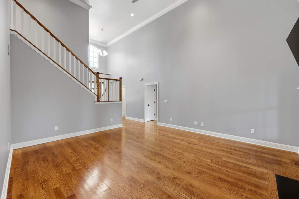 5 Bedroom Single Family Home/House's Image 10