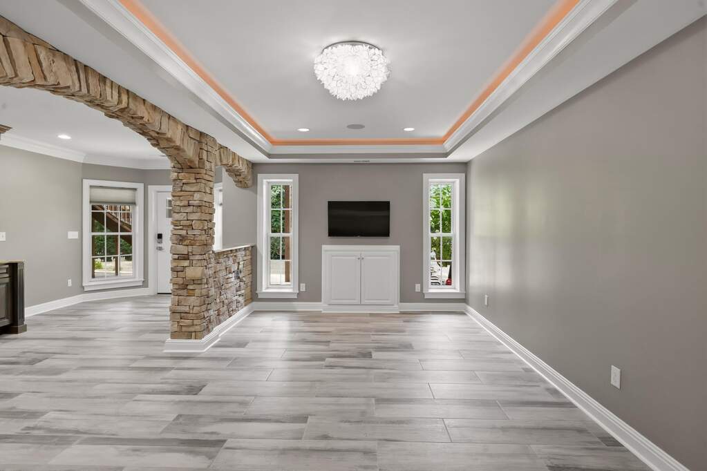 5 Bedroom Single Family Home/House's Image 33