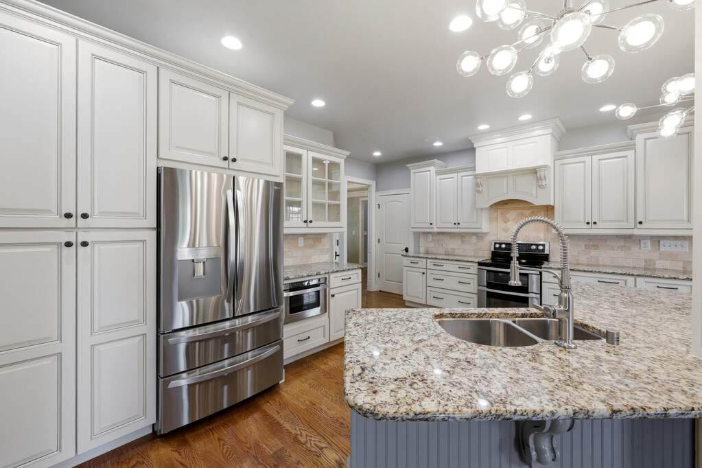 5 Bedroom Single Family Home/House's Image 4
