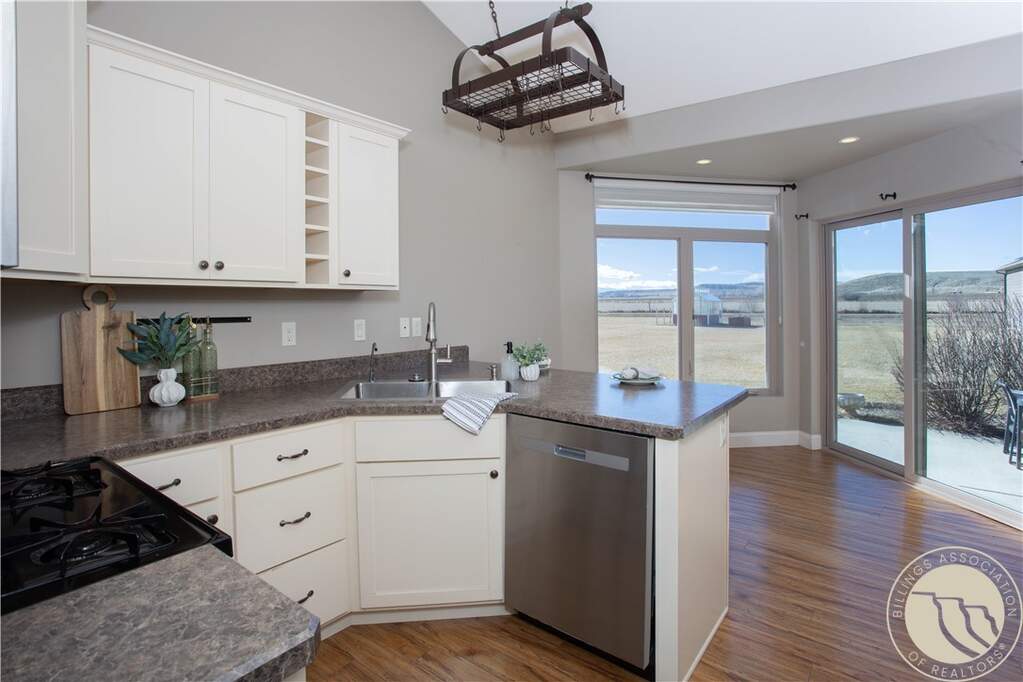 4 Bedroom Single Family Home/House's Image 7