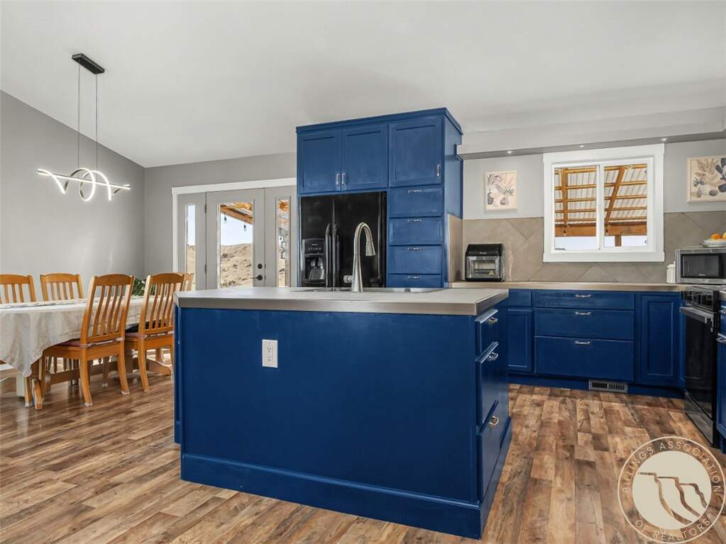 3 Bedroom Single Family Home/House's Image 8