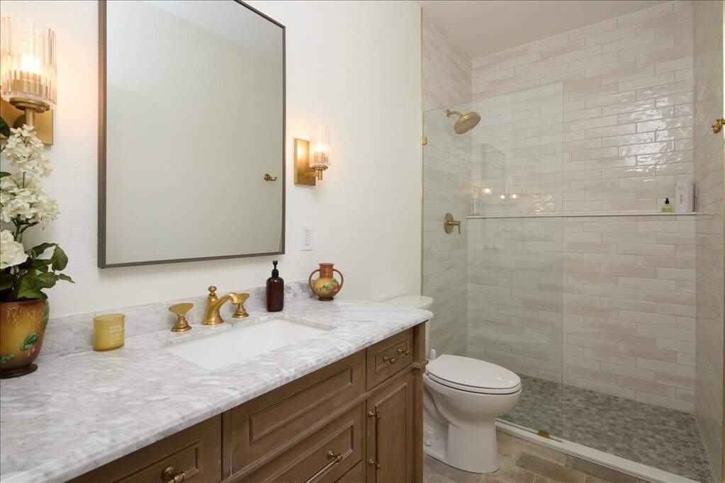 3 Bedroom Single Family Home/House's Image 14