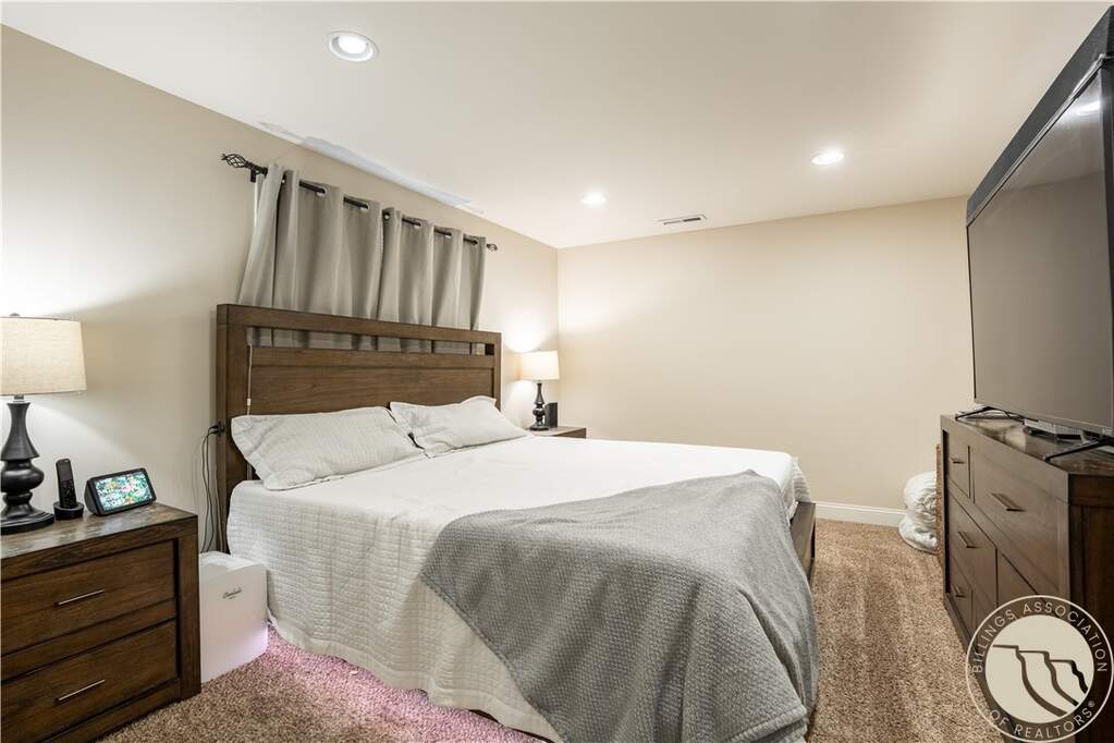 5 Bedroom Single Family Home/House's Image 19