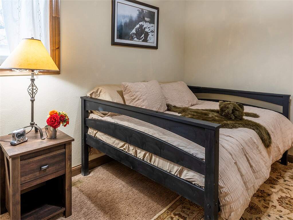 3 Bedroom Single Family Home/House's Image 13